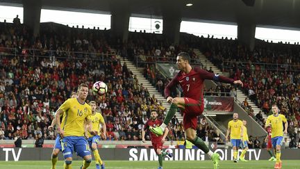 Cristian Ronaldo a ouvert le score pour le Portugal face à la Suède  (FRANCISCO LEONG / AFP)