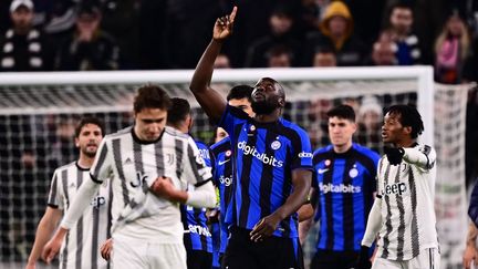 Romelu Lukaku à la suite de son but contre la Juventus Turin, le 4 avril 2023 à l'Allianz Stadium de Turin. (MARCO BERTORELLO / AFP)