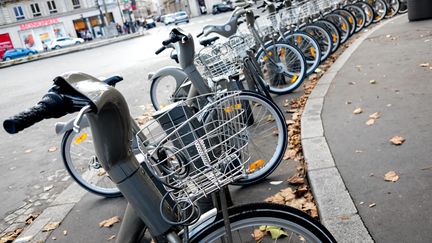 Une station de Velib à Paris, le 3 janvier 2017. (MAXPPP)