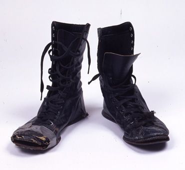 Les bottines de Patti Smith, 1975
 (Courtesy of the Rock and Roll Hall of Fame and Museum)