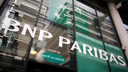 Une agence BNP Paribas, &agrave; Paris, le 14 avril 2012. (LOIC VENANCE / AFP)