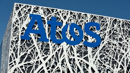 Le site d'Atos, le fleuron français de la cybersécurité, à Angers. (ERIC PIERMONT / AFP)