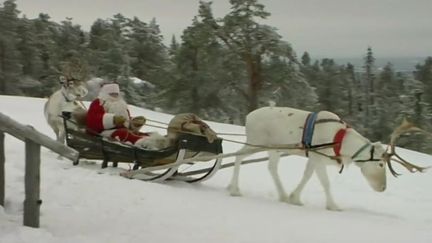 Le père Noël commence sa tournée