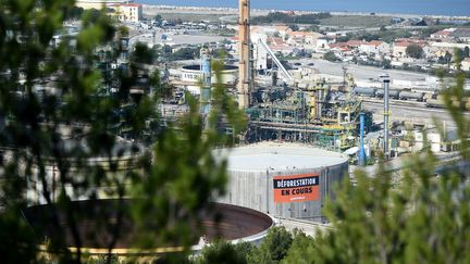 La raffinerie de La Mède (Bouches-du-Rhône), le 29 octobre 2019. (BORIS HORVAT / AFP)