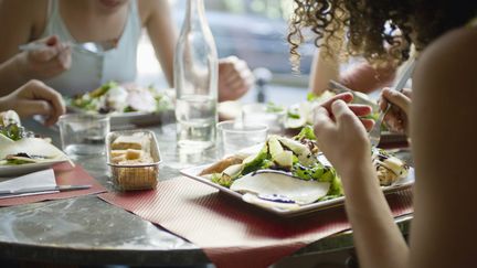 La fr&eacute;quentation des restaurants fran&ccedil;ais a baiss&eacute; de 0,9% au premier semestre 2014. ( GETTY IMAGES )