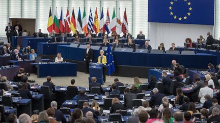 La présidente de la Commission européenne Ursula von der Leyen, le 14 septembre 2022 à Strasbourg (Bas-Rhin) au Parlement européen. (CHRISTOPHE PETIT TESSON / EPA)