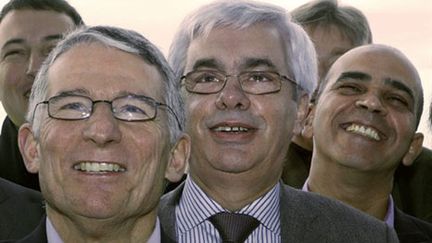 Jean-Pierre Havrin, au centre, en compagnie du maire socialiste de Toulouse (à gauche), Pierre Cohen. (AFP - Eric Cabanis)