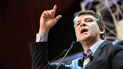 Le candidat à la présidentielle Arnaud Montebourg s'exprime lors d'un meeting, le 19 septembre 2016, à Gonesse (Val-d'Oise). (CHRISTOPHE ARCHAMBAULT / AFP)