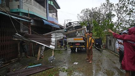 Des maisons sont balayées par le cyclone Mocha, le 14 mai 2023, à Kyauktaw (Birmanie). (SAI AUNG MAIN / AFP)