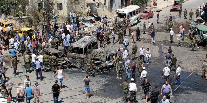 Un attentat à la voiture piégée le 13 août 2015 à Lattaquié, en plein fief du président Assad, a fait 10 morts et plus d'une vingtaine de blessés. (HO/SANA/AFP)