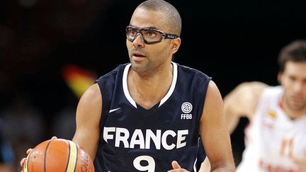  (Tony Parker et ses coéquipiers tricolores joueront l'Euro de basket à domicile en 2015  © Reuters/Benoit Tessier)