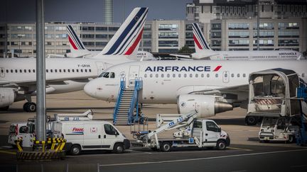 Des avions de la compagnie Air France sur le tarmac de l'a&eacute;roport de Paris-Charles de Gaulle, le 23 septembre 2014. (MAXPPP)