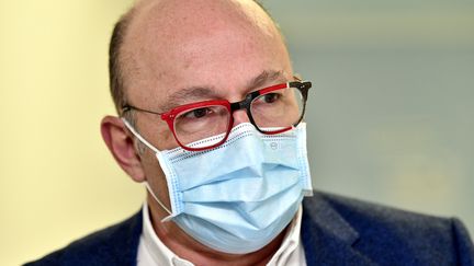 Le professeur Christian Rabaud, infectiologue et président de la commission médicale d’établissements du CHRU de Nancy, le 4 janvier 2021. (ALEXANDRE MARCHI / MAXPPP)