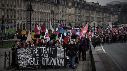 Demonstrators demand the withdrawal of the immigration law, in Bordeaux on January 14, 2024. (PHILIPPE LOPEZ / AFP)