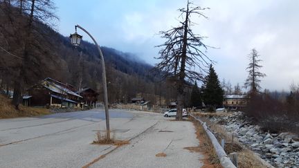 Le hameau de&nbsp;Casterino&nbsp;désert dans la vallée des Merveilles (Alpes-Maritimes) qui a été touchée par la tempête Alex.&nbsp; (JEROME JADOT / FRANCEINFO / RADIO FRANCE)