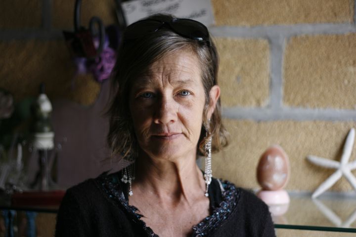 Grazia Migliosini dans sa boutique &agrave; Lampedusa, le 21 avril 2015. (GAEL COGNE / FRANCETV INFO)