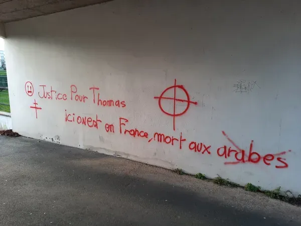 Other death threats were found on several buildings in the Octeville neighborhood, near the mosque.  (BENOIT MARTIN / FRANCE BLEU COTENTIN / RADIO FRANCE)