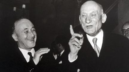 Tout sourire, les deux pères fondateurs de l'Europe (Communautée européennes 1950-1959)