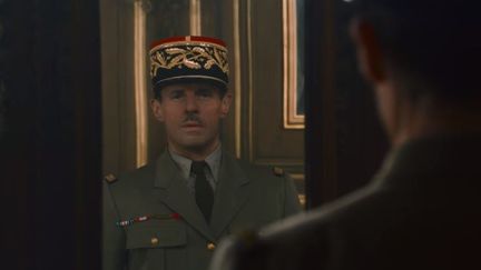 Charles de Gaulle interprété par Lambert Wilson dans le film "De Gaulle". (CAPTURE D'ÉCRAN YOUTUBE)