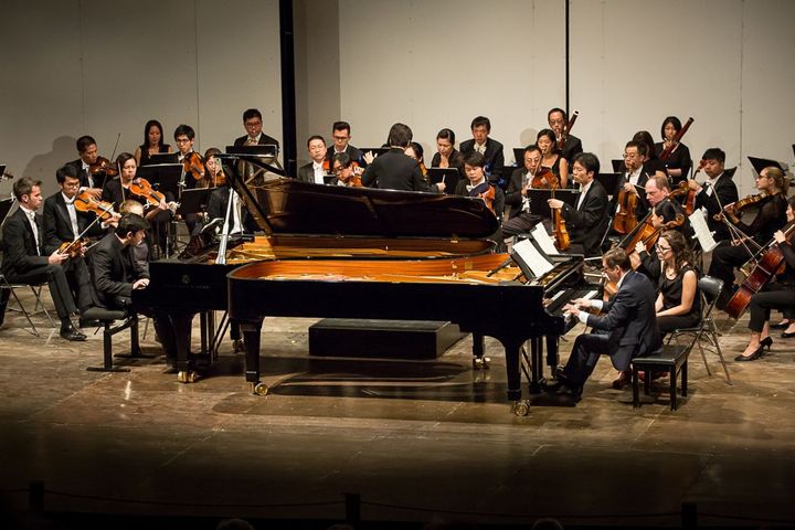 Stanislav Ioudenitch - Behzod Abduraimov - Honh Kong Sinfoniette - Yip Wing-Sie - Parc du Château de Florans
 (Christophe Grémiot)