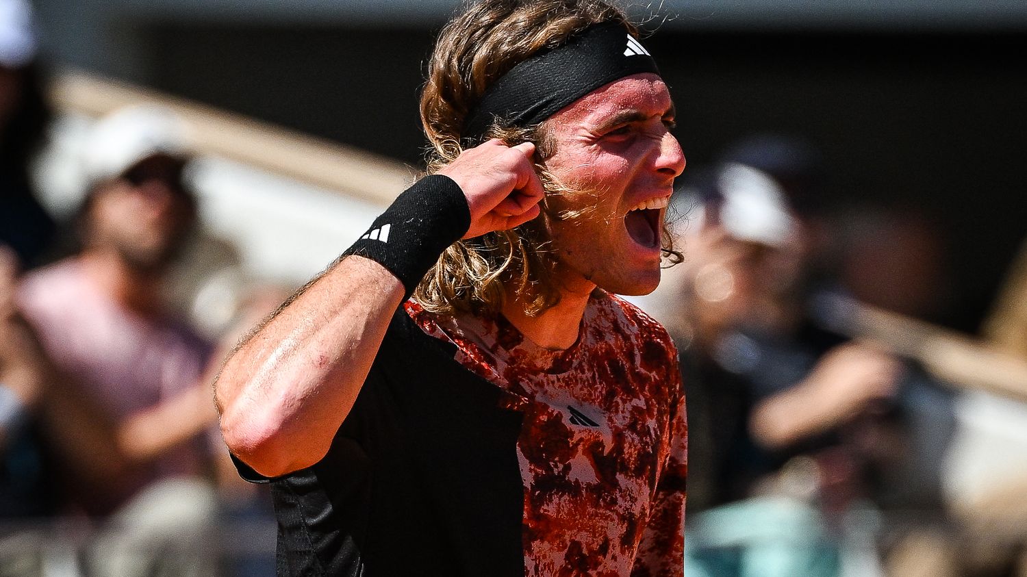 VIDEO. Roland-Garros 2023 : Stefanos Tsitsipas S'en Sort Dans La ...