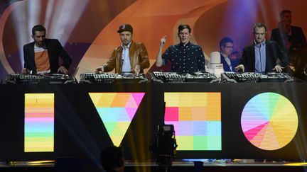 Carton plein pour les scratcheurs nantais de C2C, grands gagnants des 28e Victoires de la musique.&nbsp; (BERTRAND GUAY / AFP)