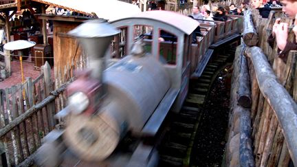 Le Train de la mine au parc Disneyland Paris de Marne-la-Vall&eacute;e (Seine-et-Marne), le 25 avril 2011.&nbsp; (HUGUES TAILLIEZ / LE PARISIEN / MAXPPP)