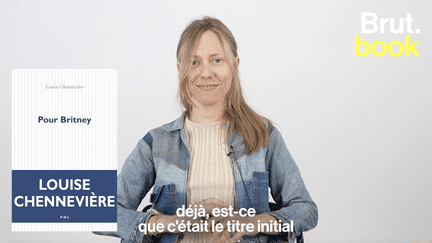 L’écrivaine Louise Chennevière regrette qu’une femme soit toujours d’abord considérée comme “un corps”. Dans son livre “Pour Britney”, elle questionne la façon dont les femmes sont scrutées dans notre société.