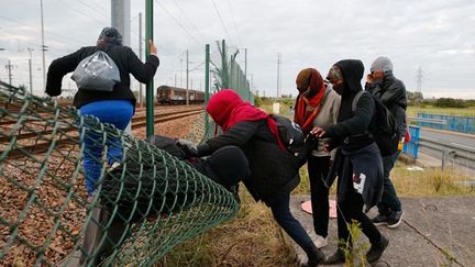 &nbsp; (Le parcours compliqué des migrants qui tentent de passer en Angleterre © REUTERS | Pascal Rossignol)