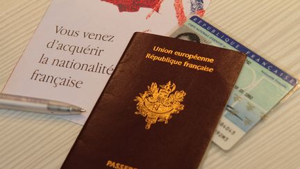 Le renouvellement du passeport est allégé et sera possible grâce aux seules empreintes digitales. (MAXPPP)