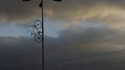 Le m&eacute;morial "Bike to Heaven" &eacute;difi&eacute; en l'honneur de&nbsp;Jan Bouchal, un jeune activiste tch&egrave;que d&eacute;c&eacute;d&eacute; en 2006 qui se battait pour installer des pistes cyclables &agrave; Prague (R&eacute;publique Tch&egrave;que), le 23 septembre 2013. (MAXPPP)