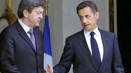 Jean-Luc M&eacute;lenchon et Nicolas Sarkozy &agrave; l'Elys&eacute;e, &agrave; Paris, le&nbsp;12 juin 2009.&nbsp; (GERARD CERLES / AFP)