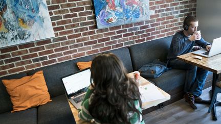 Un espace de coworking. Photo d'illustration.
 (BRENDAN SMIALOWSKI / AFP)