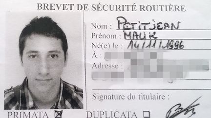 Une photo du brevet de sécurité routière d'Abdel Malik Petitjean, un des deux terroristes auteurs de l'attentat de Saint-Etienne-du-Rouvray le 26 juillet 2016. (AFP)