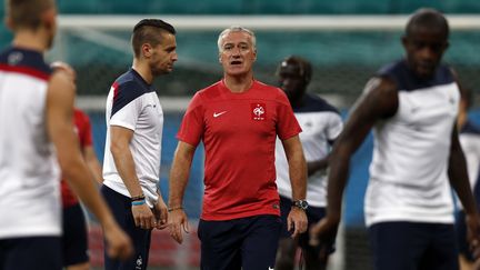 Le s&eacute;lectionneur des Bleus, Didier Deschamps, lors d'un entra&icirc;nement &agrave; Salvador (Br&eacute;sil), le 19 juin 2014, avant le match France-Suisse. (MARCOS BRINDICCI / REUTERS)