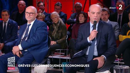 Laurent Pietraszewski&nbsp;(à gauche) et Jean-Michel Blanquer lors de l'émission "Vous avez la parole", au&nbsp;Conseil économique et social à Paris, le 9 janvier 2020. (FRANCE 2)