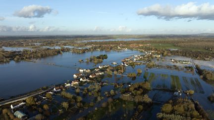 Une vue aérienne des inondations dans le village de Clairmarais (Pas-de-Calais), le 17 novembre 2023. (ANTHONY BRZESKI / AFP)