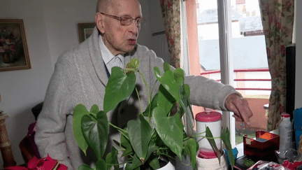 À Lisieux dans le Calvados, des personnes âgées sont privées de pain. Pour faire face à l’inflation, le Centre communal d’action sociale a en effet décidé de le supprimer des livraisons de paniers repas. (France 3)