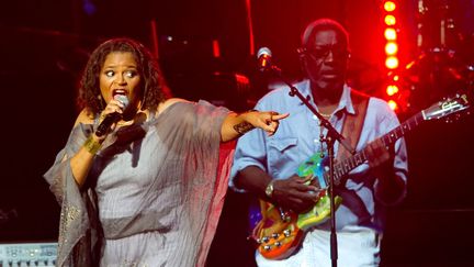 Jocelyne Beroard et Jacob Desvarieux lors du dernier passage de Kassav au Zénith de Paris en 2013
 (URMAN LIONEL/SIPA)