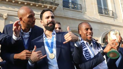 Le défenseur Adil Rami reçu à l'Élysée, avec le reste de l'équipe de France.&nbsp; (LUDOVIC MARIN / POOL)