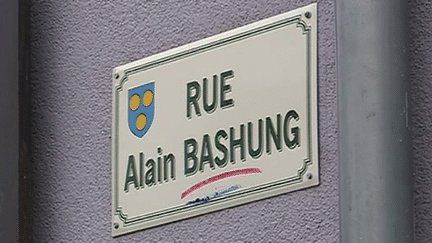 La plaque de la rue Alain Bashung à Wingersheim
 (D. Gerner  France 3 Alsace Culturebox)