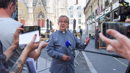 Le père Hubert Champenois, recteur de la cathédrale de Nantes, le dimanche 19 juillet 2020. (SEBASTIEN SALOM-GOMIS / AFP)