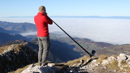 Alexandre Jous - Dent d'Oche - 2222m
 (Michel Coex)