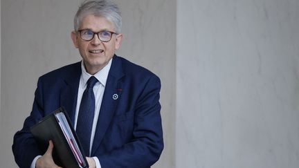 Le ministre de l'Enseignement supérieur et de la Recherche, Patrick Hetzel, au palais présidentiel de l'Elysée, à Paris, le 6 novembre 2024. (LUDOVIC MARIN / AFP)