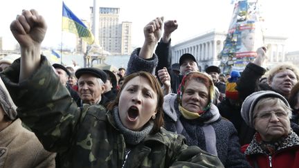 Des manifestants, place de l'Ind&eacute;pendance &agrave; Kiev (Ukraine), le 21 f&eacute;vrier 2014. ( VASILY FEDOSENKO / REUTERS)