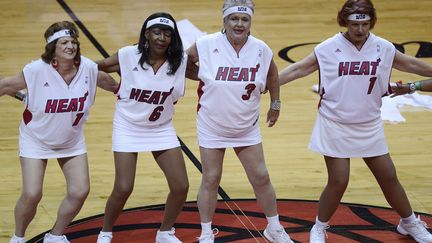 Les pompoms girls, c'&eacute;tait mieux avant. Surtout celles du Miami Heat... Miami (Floride), le 19 juin 2012. (RHONA WISE / EPA / MAXPPP)