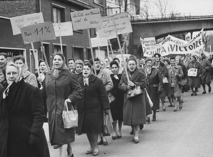 Une manifestation de femmes de mineurs en mars 1963. (PAUL SCHUTZER / THE LIFE PICTURE COLLECTION)