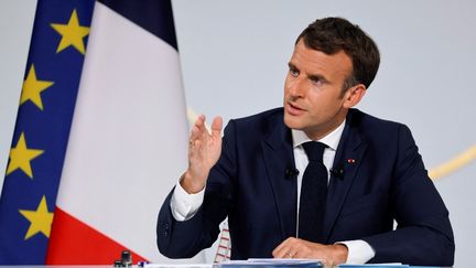 Emmanuel Macron, le 10 juin 2021 au palais de l'Elysée, à Paris. (PASCAL ROSSIGNOL / AFP)