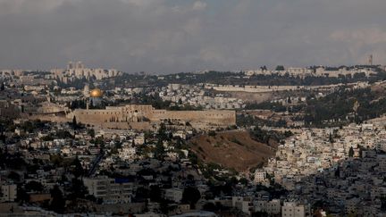 Jérusalem Est, le 15 octobre 2023, en contrebas du Dôme du Rocher et de la mosquée Al-Aqsa. (AHMAD GHARABLI / AFP)