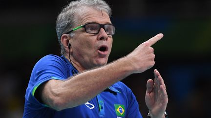 Bernardo Rezende va succéder à Laurent Tillie pour diriger l'équipe de France masculine de volley après les Jeux olympiques de Tokyo. (KIRILL KUDRYAVTSEV / AFP)